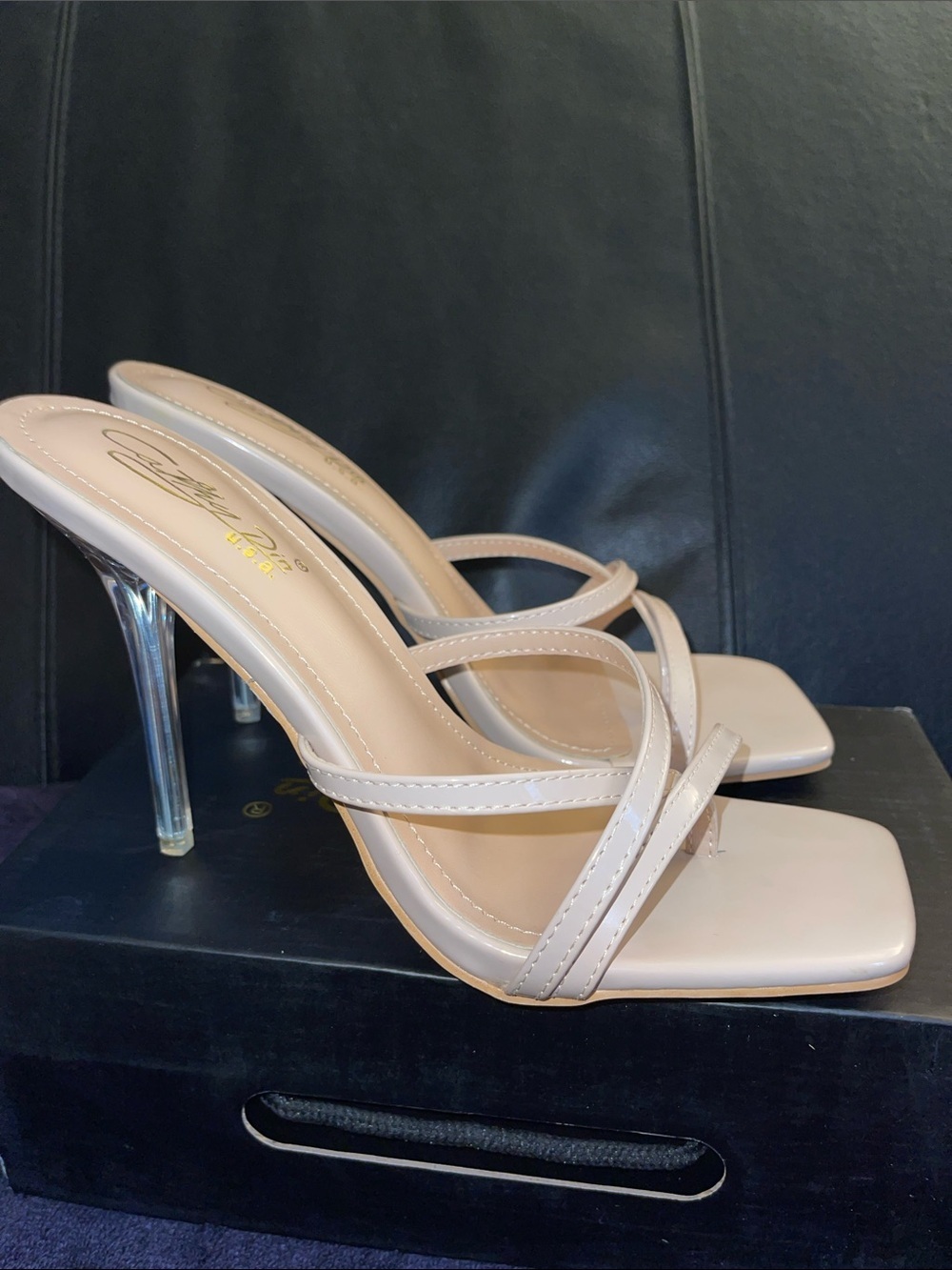Cathy Din Women’s 4.5” Nude Beige Strappy Square-Toe Clear Heel Sandals Sz 9 NWB